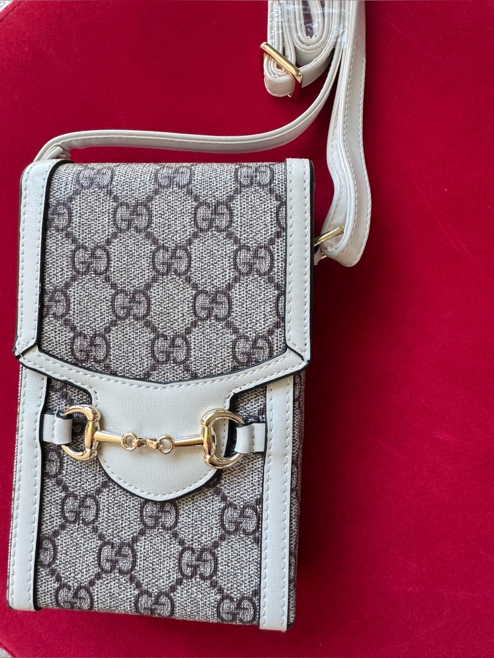 Phone holder White Beige GG Supreme Crossbody Bag brand new